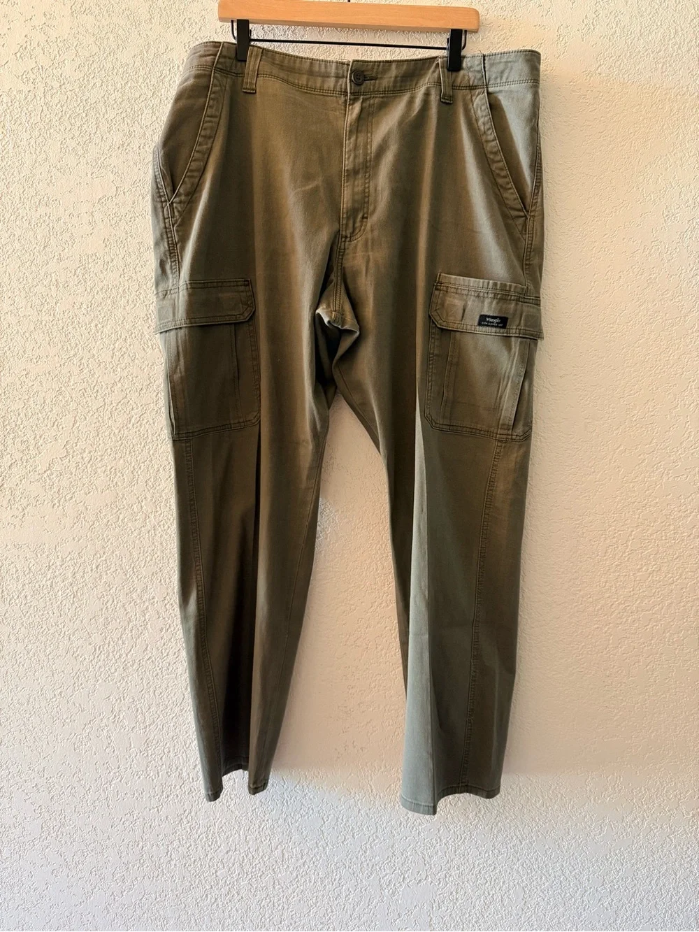 WRANGLER Cargo Khaki Relaxed Fit Straight Leg Utility Green Mens Pants Sz 38X32